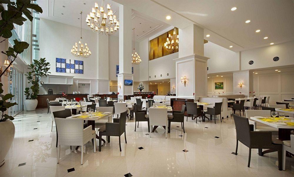 Royale Chulan Damansara Hotel Petaling Jaya Exterior photo The restaurant