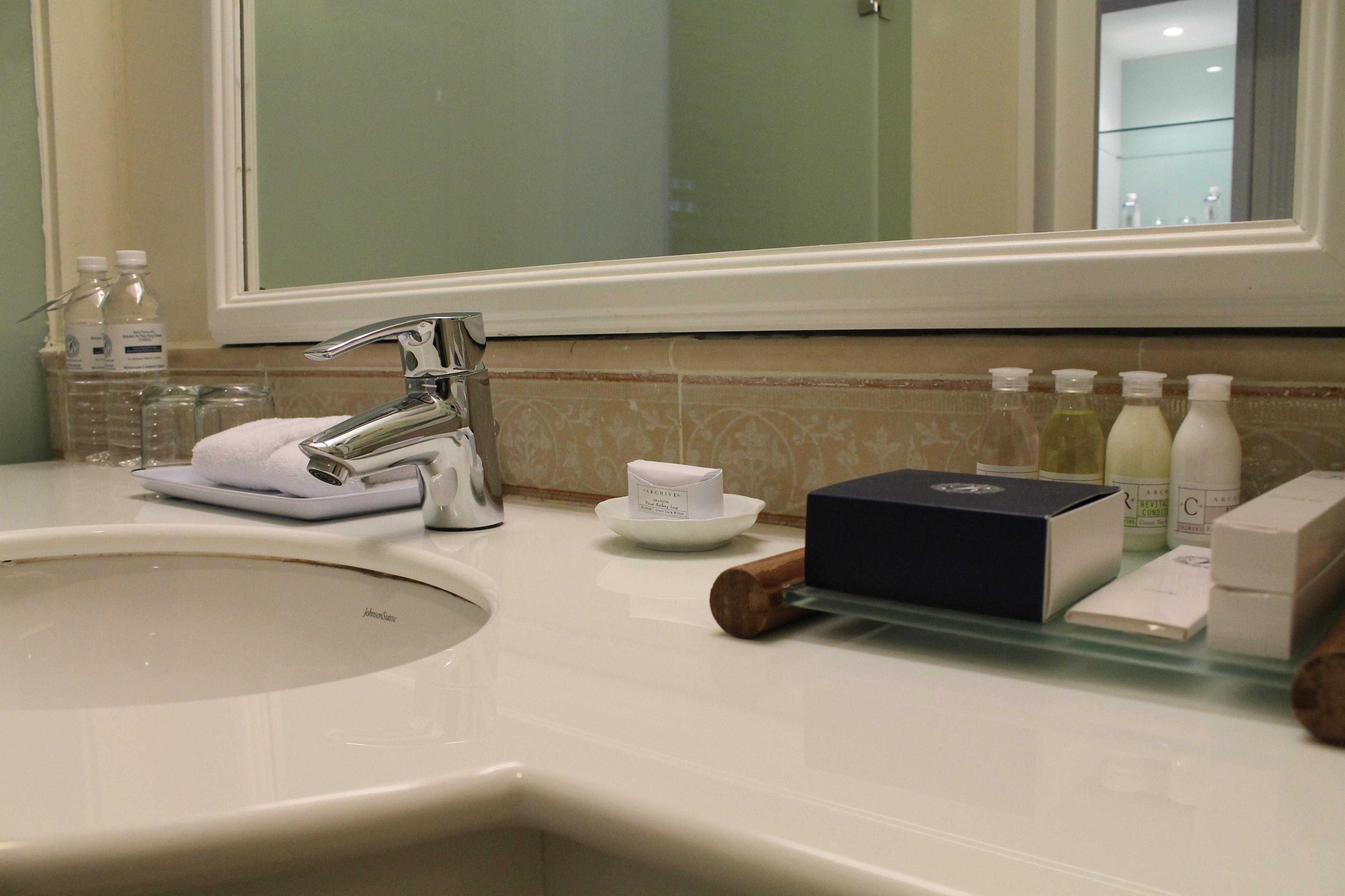 Royale Chulan Damansara Hotel Petaling Jaya Exterior photo Bathroom amenities