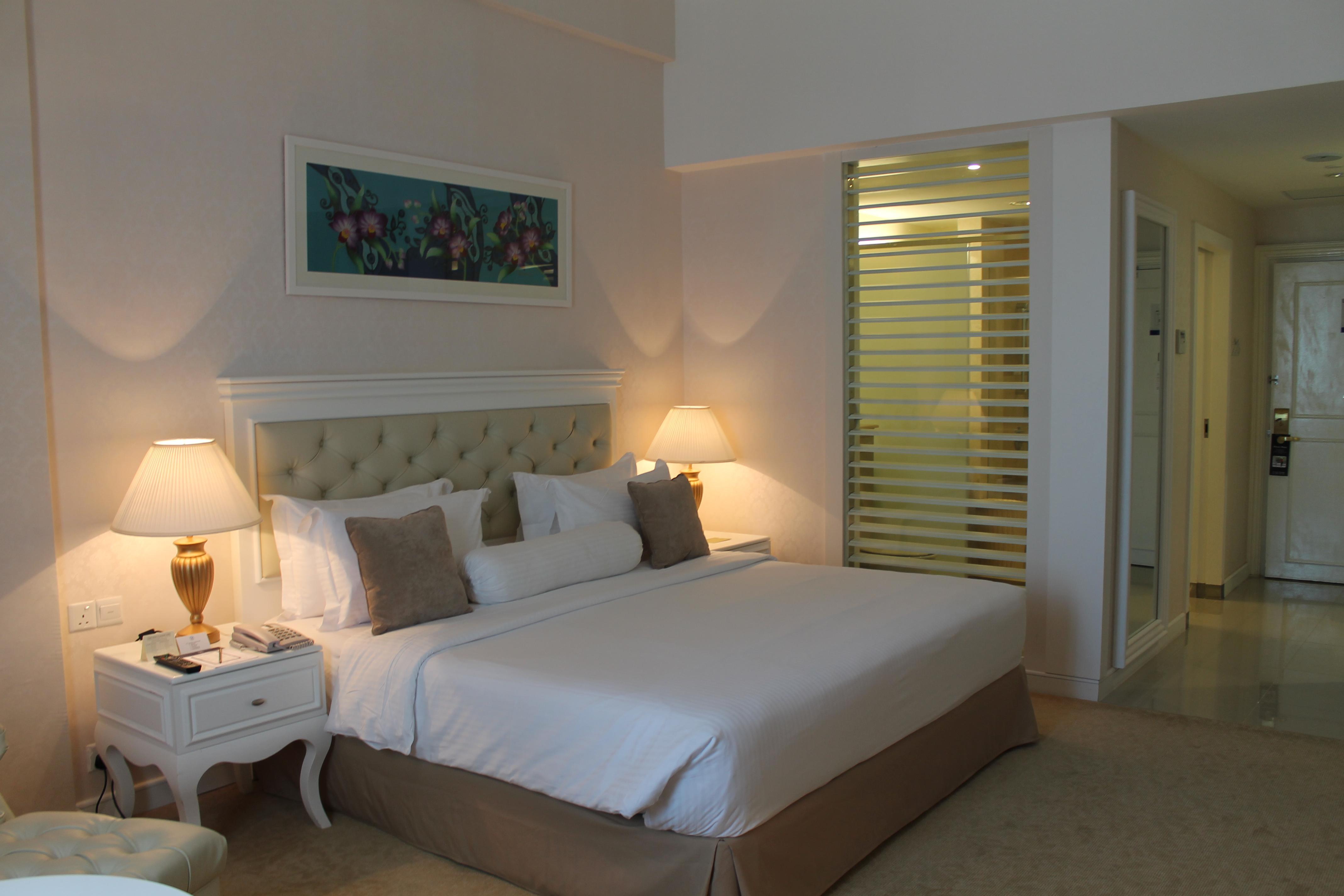 Royale Chulan Damansara Hotel Petaling Jaya Exterior photo A bedroom at the hotel