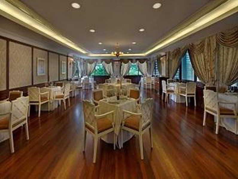 Royale Chulan Damansara Hotel Petaling Jaya Exterior photo The restaurant