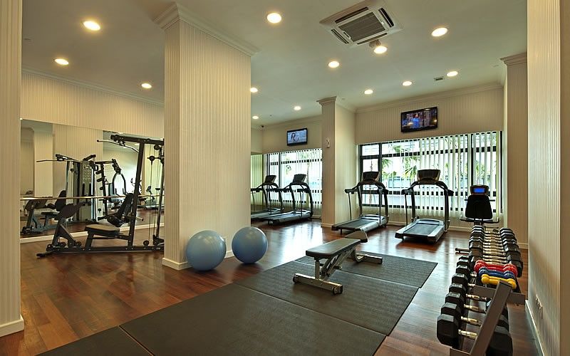 Royale Chulan Damansara Hotel Petaling Jaya Exterior photo A gym in a hotel