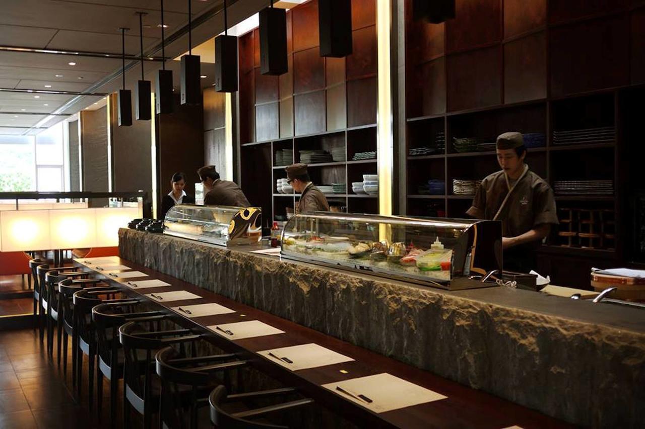 Royale Chulan Damansara Hotel Petaling Jaya Exterior photo Sushi bar at the restaurant