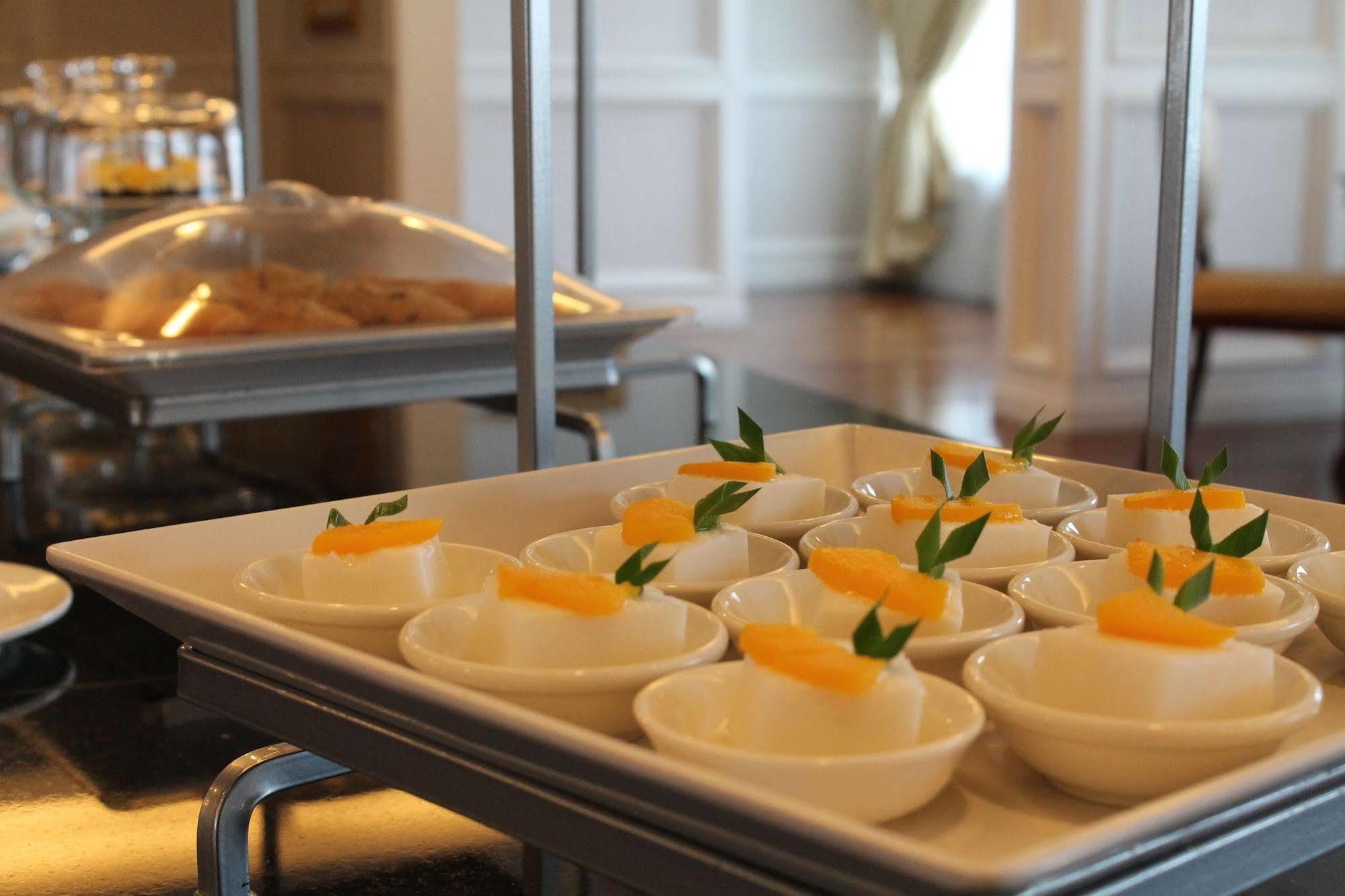 Royale Chulan Damansara Hotel Petaling Jaya Exterior photo Deviled eggs