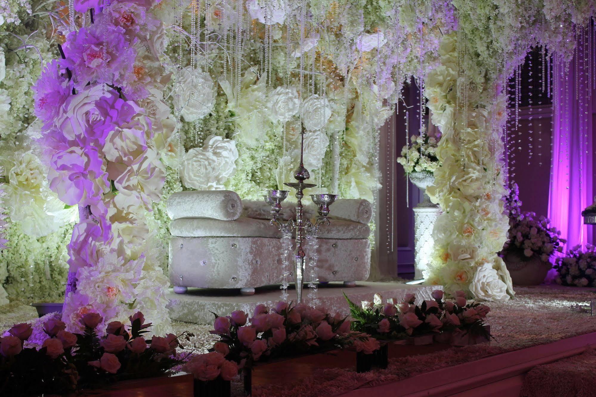 Royale Chulan Damansara Hotel Petaling Jaya Exterior photo The altar at the 2011 Miss World
