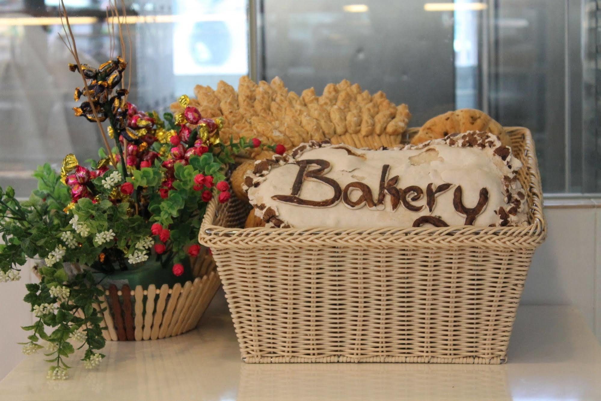 Royale Chulan Damansara Hotel Petaling Jaya Exterior photo Bread in a basket